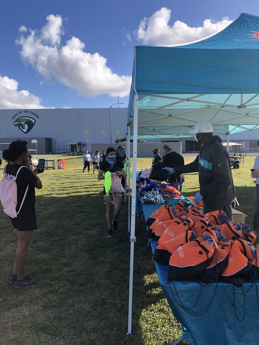 FelixVarelaHS's tweet photo. We would like the #Thank The @MiamiDolphins for coming out to our facilities, meeting and recognizing our Girls Flag Football team and providing them with #Awesome #Gear! @MDCPSSouth @MiamiSup #PositiveRelations #CommunityRelations #FinsUp https://t.co/ijpxstv2Ic