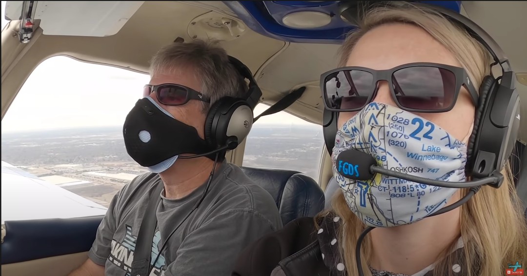 ChartitAll's tweet image. We obviously know who has the cooler mask here... 😉@pilotchristy @takingoffdan #ChartItFlyItWearIt #aviation #flying
