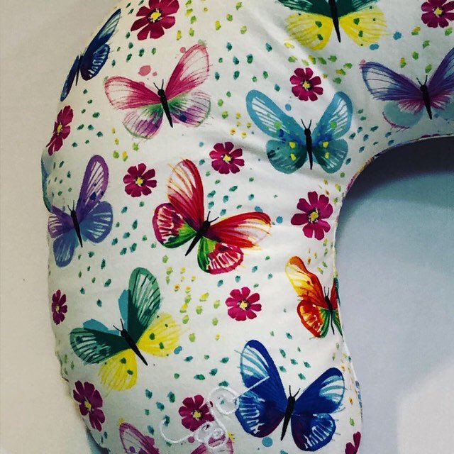 CaseysConcoctio's tweet photo. Butterfly Nursing Pillow Cover #boppycover  #etsy #butterfly #watercolor #breastfeeding #baby #nursing https://t.co/yNXTOhjGik https://t.co/Naerb0OFEU