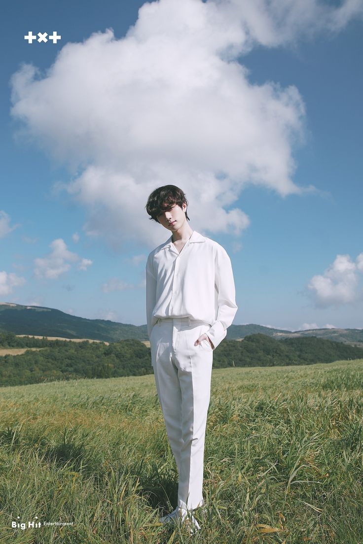 You gave her your sweater, it's just polyester
But you like her better
Wish I were Heather
Watch as she stands with her, holding your hand
Put your arm 'round her shoulder, now I'm getting colder
But how could I hate her, she's such an angel...