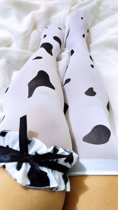 Pr&oacute;ximamente un set muuuuy suculento 🐮😘❤️ https://t.co/SbWH6YbuMG