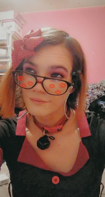 Mavis O'Hare - 2 pic. Damn, I love being extra. 🥵🥰😘 https://t.co/widYuBkKZs Snapchat: aries_baby666 Cashapp. $mavismarilyn https://t.co/crobLaI0Gc