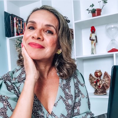 blogbarbarella's tweet photo. #NovaFotoDoPerfil https://t.co/EFmAuhc4eL