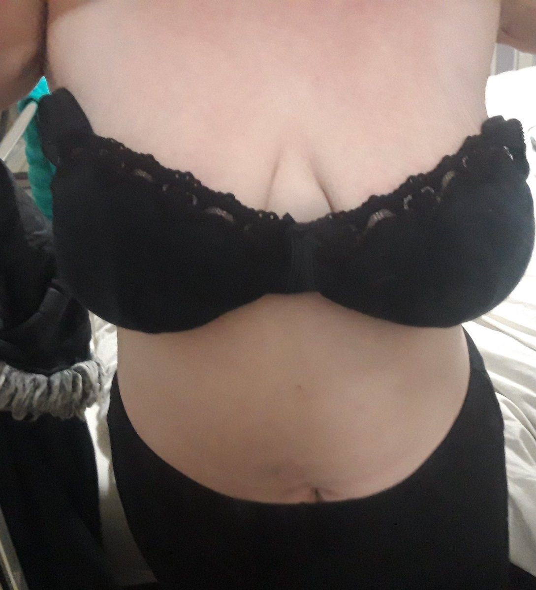 Mistresslianna2's tweet photo. Nearly forgot my titty Tuesday 😈😈🤩 https://t.co/oUdYKCAtEQ