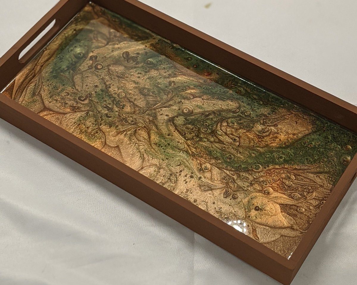 Newest addition to my #etsy shop is here! Terre:
#resin #woodtray #woodresin etsy.me/2N9d5tg