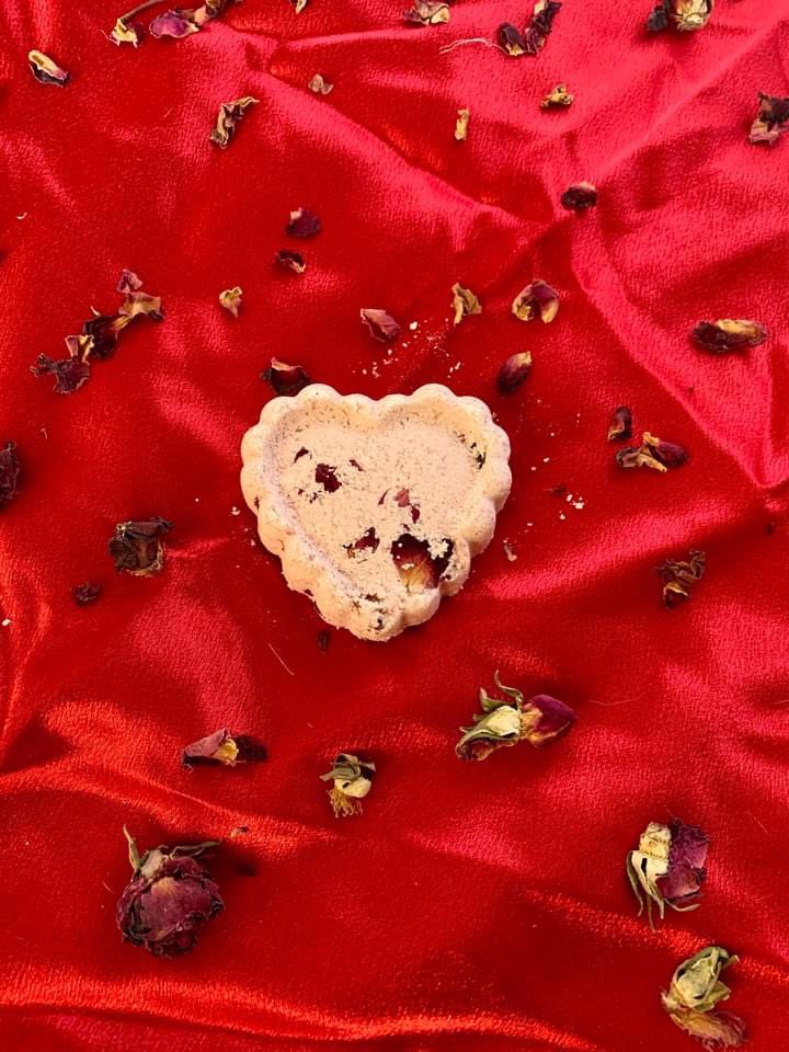 AtaraxiaAf's tweet photo. Valentine’s Day products are here!! https://t.co/wto1UGEifV you can look at prices and products on Etsy but also buy through here!! ♥️ https://t.co/CEwpoOQE13