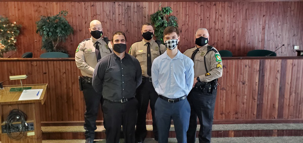 Our Rostraver office is also participating in National Pizza Day. Tyler and Nick took pizzas from Bella's Pizzeria to the Rostraver Township Police Department. Another thank you to the essential workers for all they do! #neighborhoodofgood #BellasPizzeria