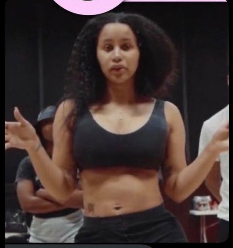 Sooooo this now leads me to these pictures that yall blew up my inbox with. Let’s discuss how we got here....