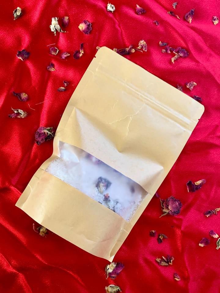 AtaraxiaAf's tweet photo. Valentine’s Day stuff is here!!!! https://t.co/wto1UGEifV view prices and products on my Etsy but you can also purchase through Twitter!!! ♥️ https://t.co/vusfsQ5AOF
