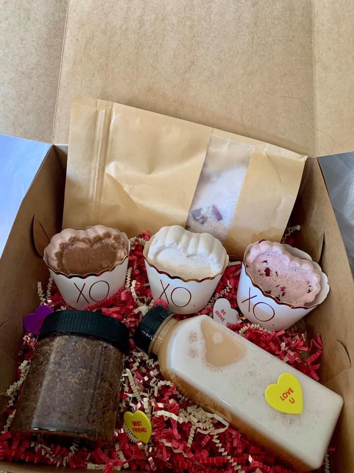 AtaraxiaAf's tweet photo. Valentine’s products are here!!!! https://t.co/wto1UGEifV you can look at prices and products on Etsy but can also purchase through here!! ♥️ https://t.co/f52likkCsz