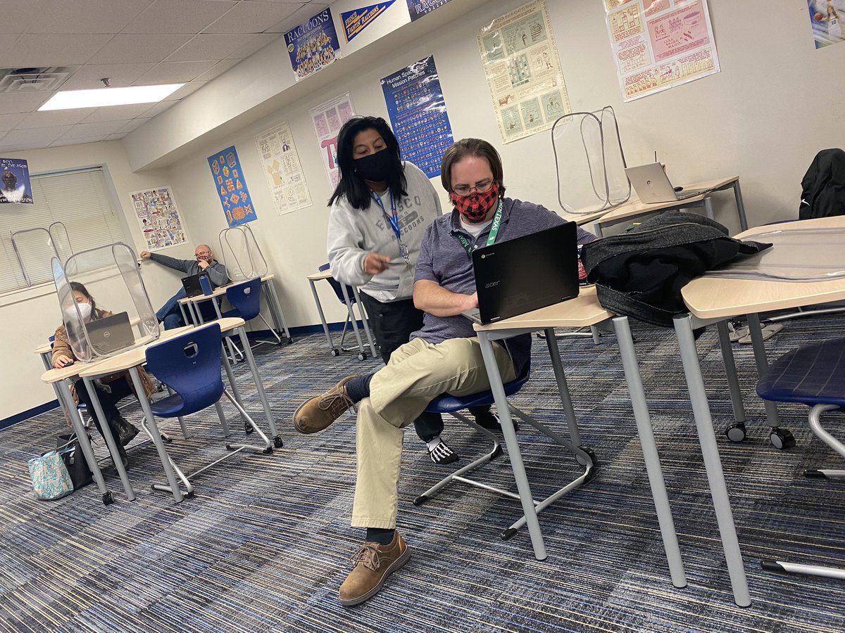 Another great math/science co-op with <a href="/abbottAlgebra/">Frank Abbott</a> demonstrating all the <a href="/nearpod/">Nearpod</a> features. Thank you for doing this for our <a href="/FHSRaccoons/">Frisco High School</a> teachers! <a href="/FriscoISDTech/">Frisco ISD Tech</a> #raccoonslearn