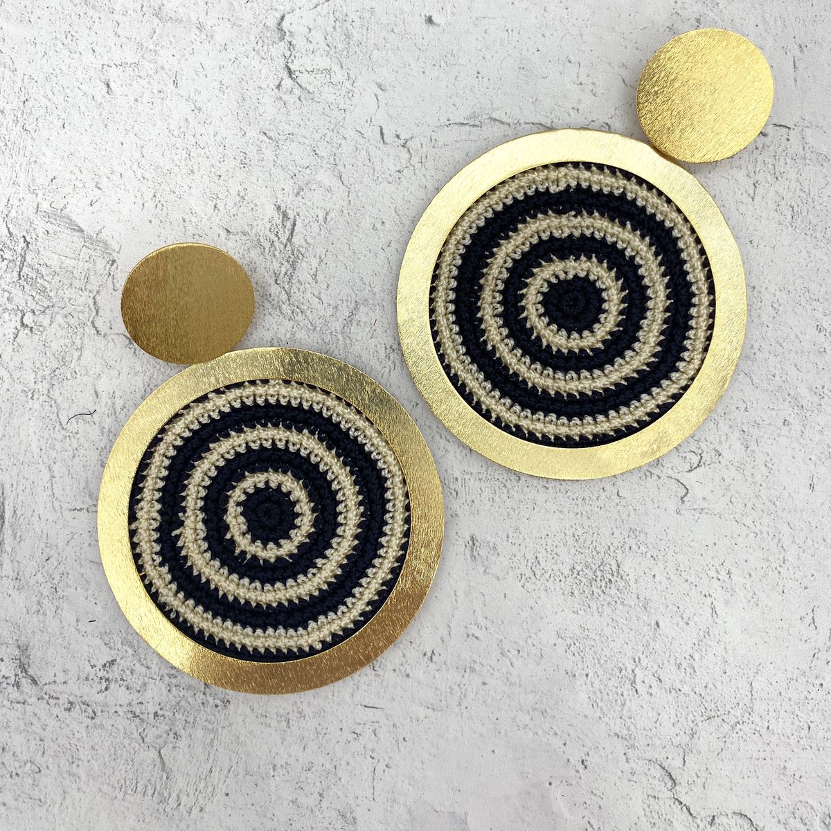 shopmanomagna's tweet photo. Just in time for Valentine’s Day! Handcrafted statement jewelry. #jewelry #valentines #ValentinesDay #shopsmall 

https://t.co/dpfdEOKPn8 https://t.co/0lHegwiT97
