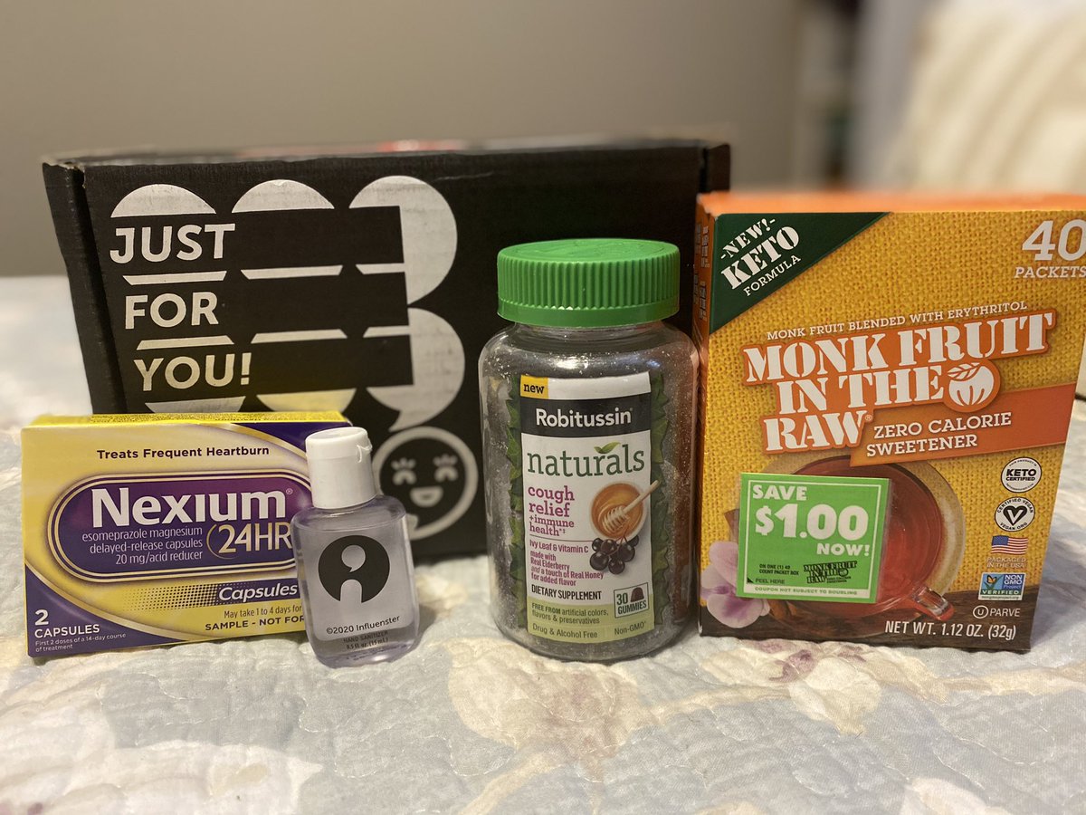 cccbug_2014's tweet photo. So excited to try all these amazing products! #RobitussinNaturals #InTheRaw #Nexium24HR #WFHVoxBox #complimentary @RobitussinBrand @Influenster @InTheRaw https://t.co/gNyksGP9pL