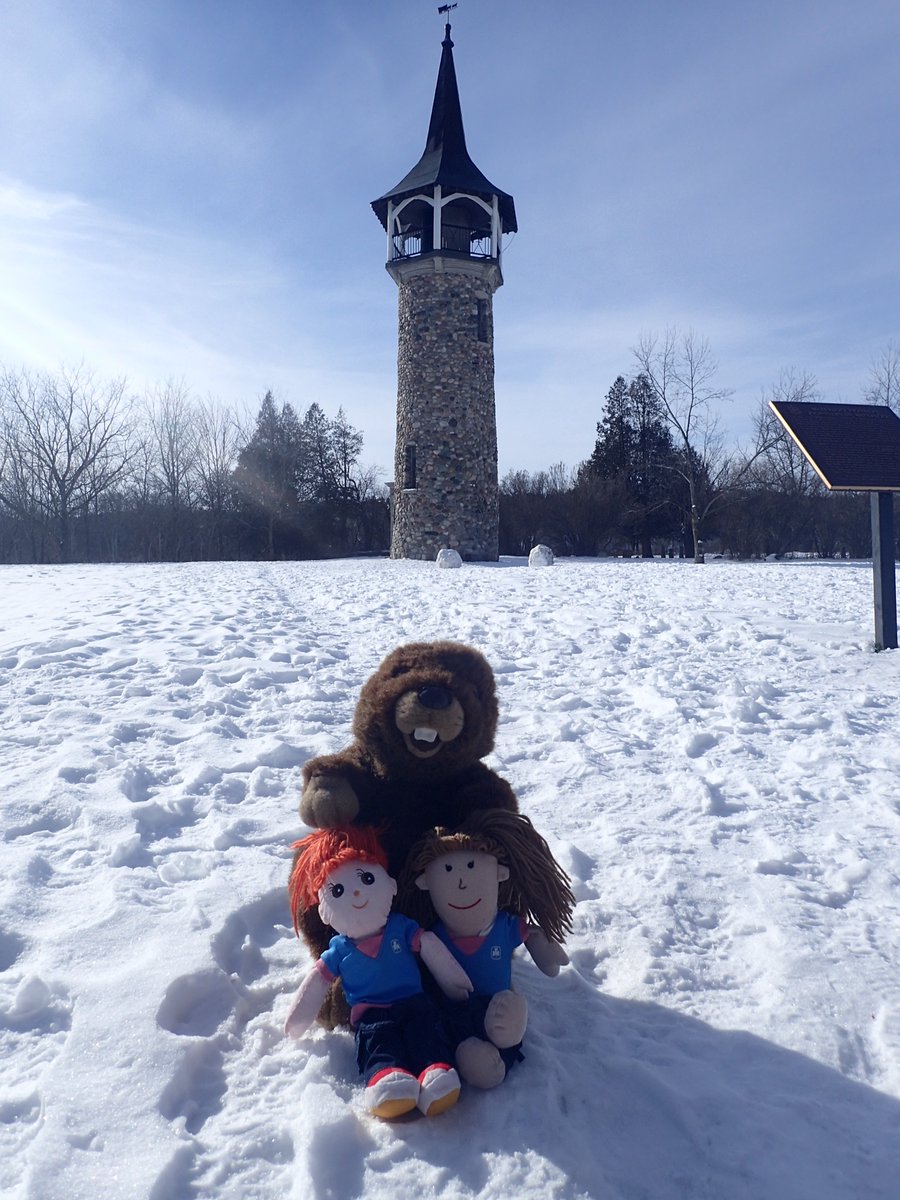 jenkruithof's tweet photo. Hey 24th Kitchener! Do you recognize this spot where Big Brown Beaver had his picture taken? @24thKitchener https://t.co/4BD4Mgq0FW