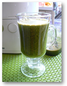 TopSmoothies's tweet photo. Juices and smoothies can help #osteoporosis! Prevent it or ease the pain now!  https://t.co/5bPiyHxkP4 https://t.co/BLZhkJ3tWV