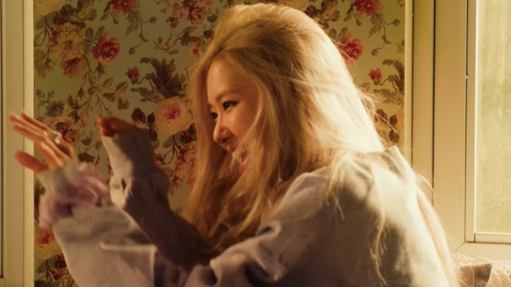 rosie tweet media