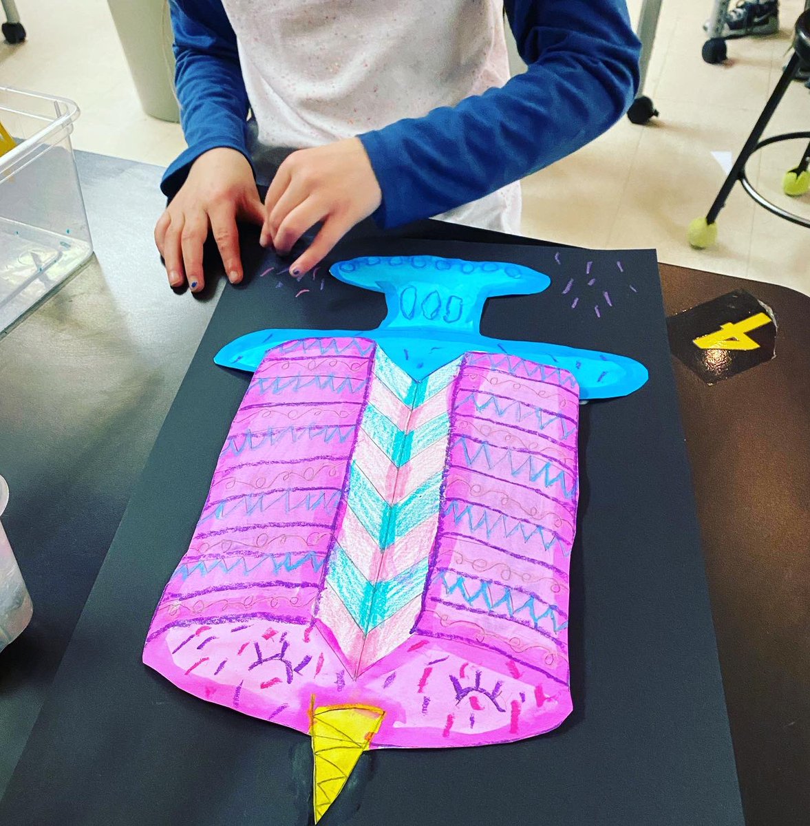 4th Grade art is looking sweet! Check out these Thiebaud inspired cakes! 🎂 🍰 Keep up the awesome craftsmanship <a href="/JustinJags/">Justin Elementary</a> 🧁💕 <a href="/NISDFineArts/">NISD Fine Arts</a>
