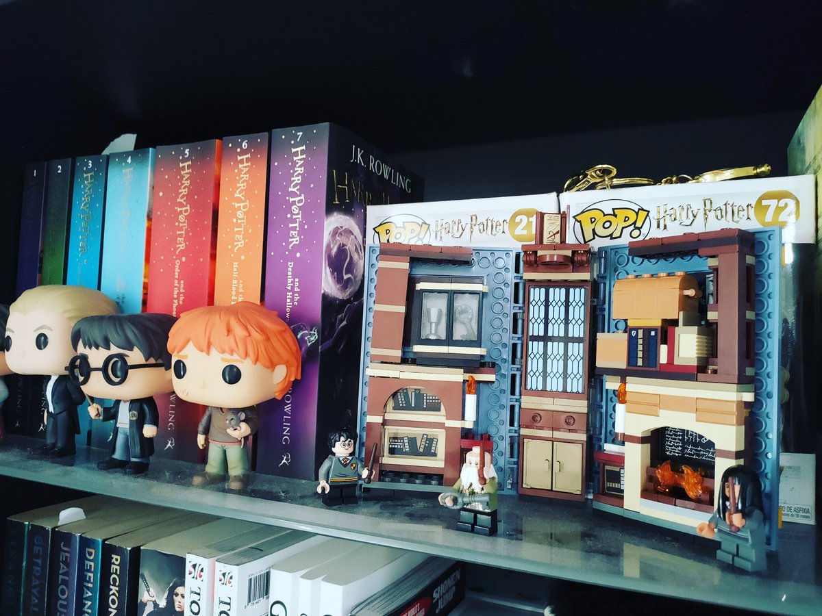 JessicaAauthor's tweet image. arly Valentine's Day gift from @legin1216 😍

#harrypotter #LEGO #legokit #valentines #valentinesdaygift