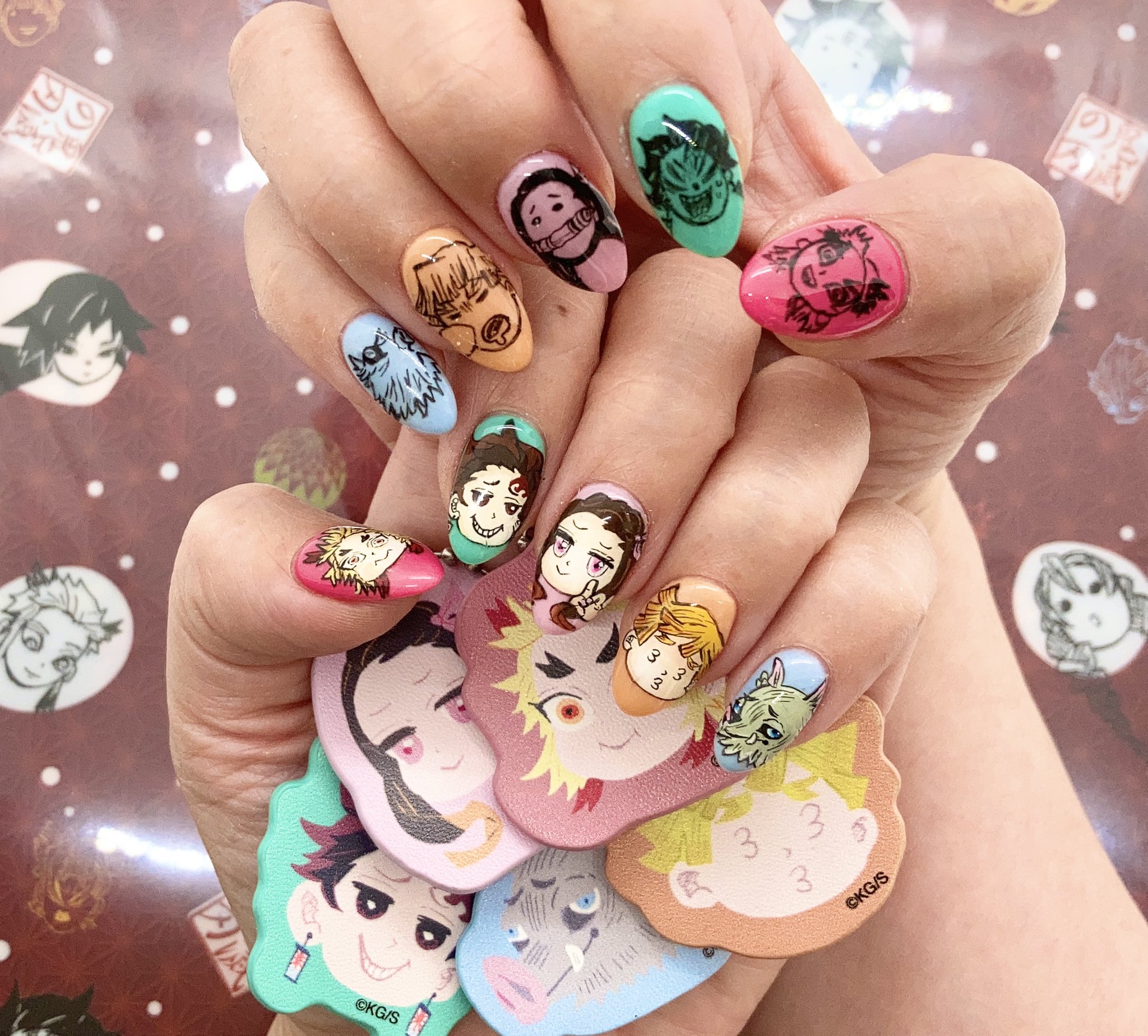 Aya 煉獄さんネイルから一変 ゆるっとネイルにしてみました このシュールさがいいんです 可愛いんです 鬼滅の刃ネイル 鬼滅の刃 痛ネイル きせかえジャンプ へんてこ顔 鬼滅のぽってり隊 ゆる顔 T Co Sgt7cmw8by Twitter