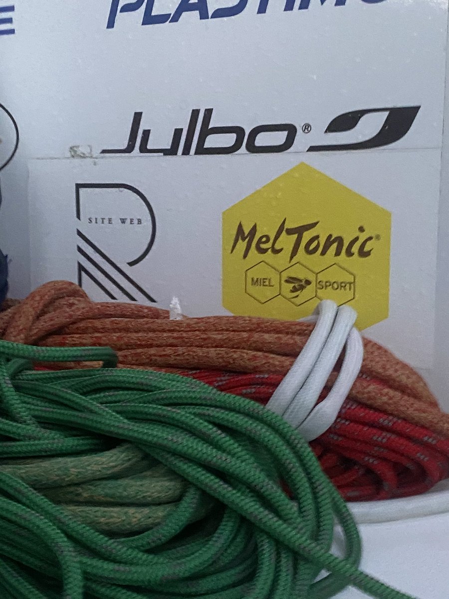 Bravo Romain Attanasio pour son 2eme Vendée Globe 🌎 ⛵️💨👏👏👏
Photo souvenir de son arrivée Vendée Globe 2016
#sportextreme #voile