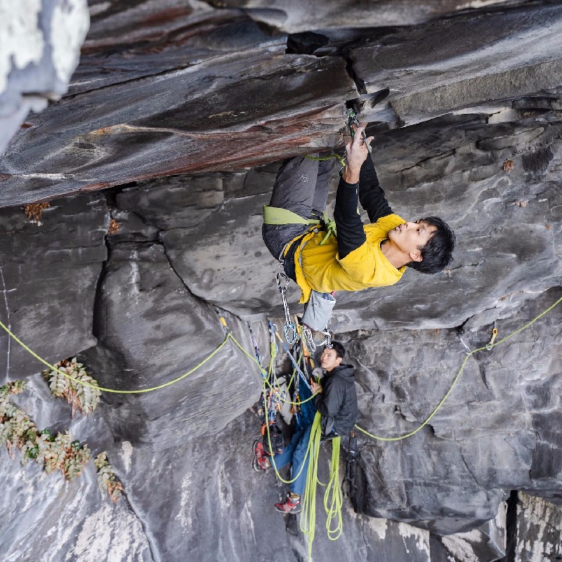 Climbing Net 山と溪谷社 2月9日 大木輝一が城ヶ崎 海亀エリアのルーフクラック Mars 5 14a をレッドポイントしました 故 吉田和正 19年 佐藤裕介 10年 平山ユージ 同 に続く第4登 レッドポイントは平山に続く二人目です T