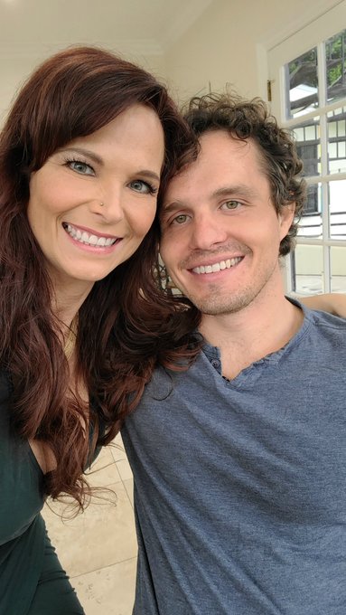 What a fun fun day! I got to be very naughty with @RobbyEchoXXX @SexyKarenFisher &amp; @Nathan_Bronson for<a href="/tag/momswap"class="tags"><span>#momswap</span></a>