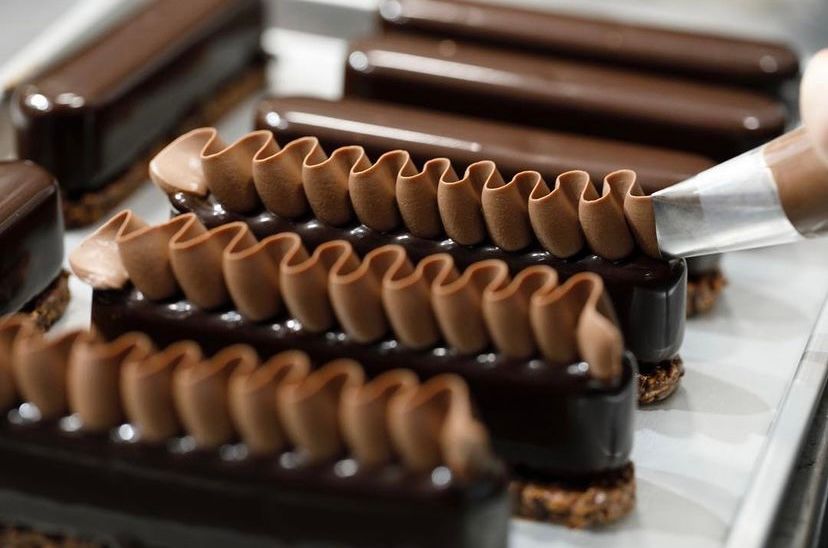 🍫 Salon du Chocolat New York 2021 🍫 Experience the famous Chocolate Fashion Show featuring couture garments made from and inspired by chocolate. Get your tickets now! 👉 Link in our bio!

#salonduchocolat #salonduchocolatNY #sdcny #chocolate