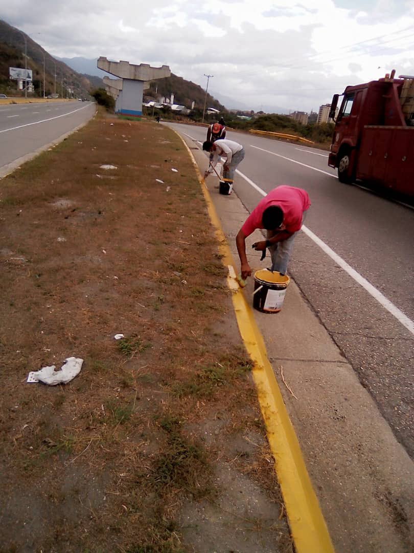 #PuebloUnidosPorLaPaz comienzan los trabajos de Seguridad Vial en la entrada de Guarenas, para garantizar la vida y todas las condiciones de felicidad, de Buen Vivir en Plaza #GuarenasAñoCuatricentenario