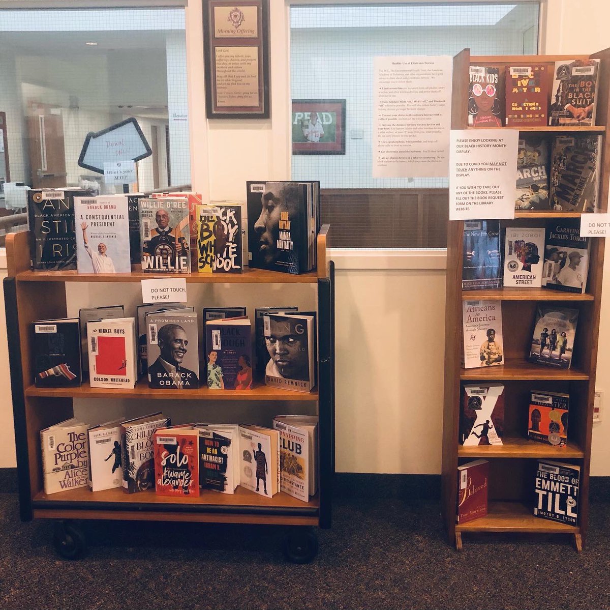 StJohnsLibrary's tweet image. Stop by the library to see our “contactless” #BlackHistoryMonth book display.📚To check out a book ask Ms. O’Donnell for help🙋🏻‍♀️ #BlackHistoryIsAmericanHistory #sjlibrarylife #highschoollibrary #highschoollibrarian
