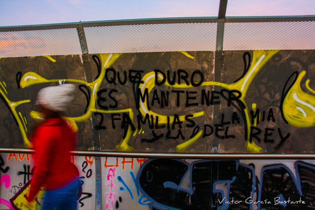 #Vicalvaro #Madrid #StreetArt #StreetPhotography #StreetStyle #Calle #Color #PhotoShoot #Photo #Fotografia #MadridMeMola #MadridMeMata #Model #Canon #1000D #Eos #Grafiti #Graffiti #GraffitiArt #Mascarilla  #GraffitiStyle #Poesia #Ofensa #Monarquia #BienOmal #Expresion #Expresarse