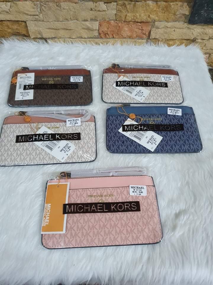 iamyannie's tweet photo. hi everyone please like my page in facebook, im selling bags, wallets, and beauty products....please support my #smallbusiness #smallbusinessowner thank you so much 😊😊 https://t.co/lTSz9XqhQc