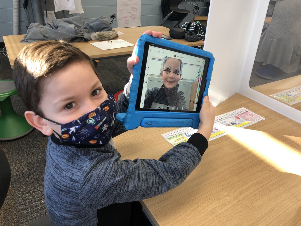 lslivnick's tweet photo. We are 100 days smarter...and older! Such a fun day celebrating 100 days of learning. https://t.co/7dymZJCaNu