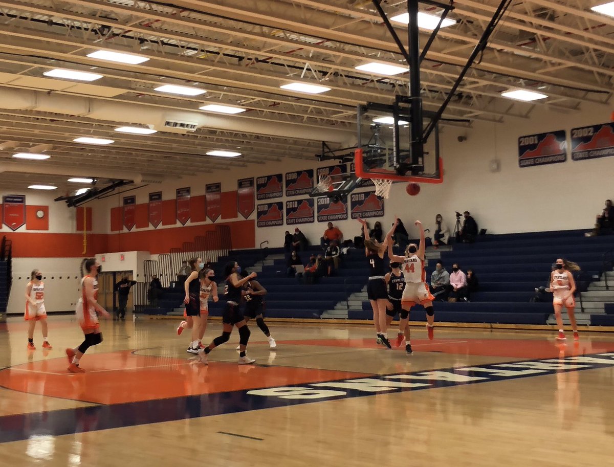 REGIONAL SEMIFINALISTS—West Springfield’s Lexi White (#44) hit 18 to help lead the Spartans over Woodson, 54-33, &amp; advance to the NoVa regional semis Thurs. vs. Edison. 

@adamayalew @novahoopscom <a href="/hatfieldsports/">Matthew Hatfield</a> @washposths <a href="/wsgvb_spartans/">WSGVB</a> <a href="/Wshs12thMan/">WSHS Student Section</a> <a href="/SpartanWshs/">WSHS Spartans Athletic Boosters</a> <a href="/wshssports/">Spartan Sports</a>