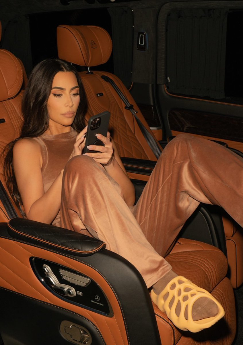 yeezy 450 kim kardashian