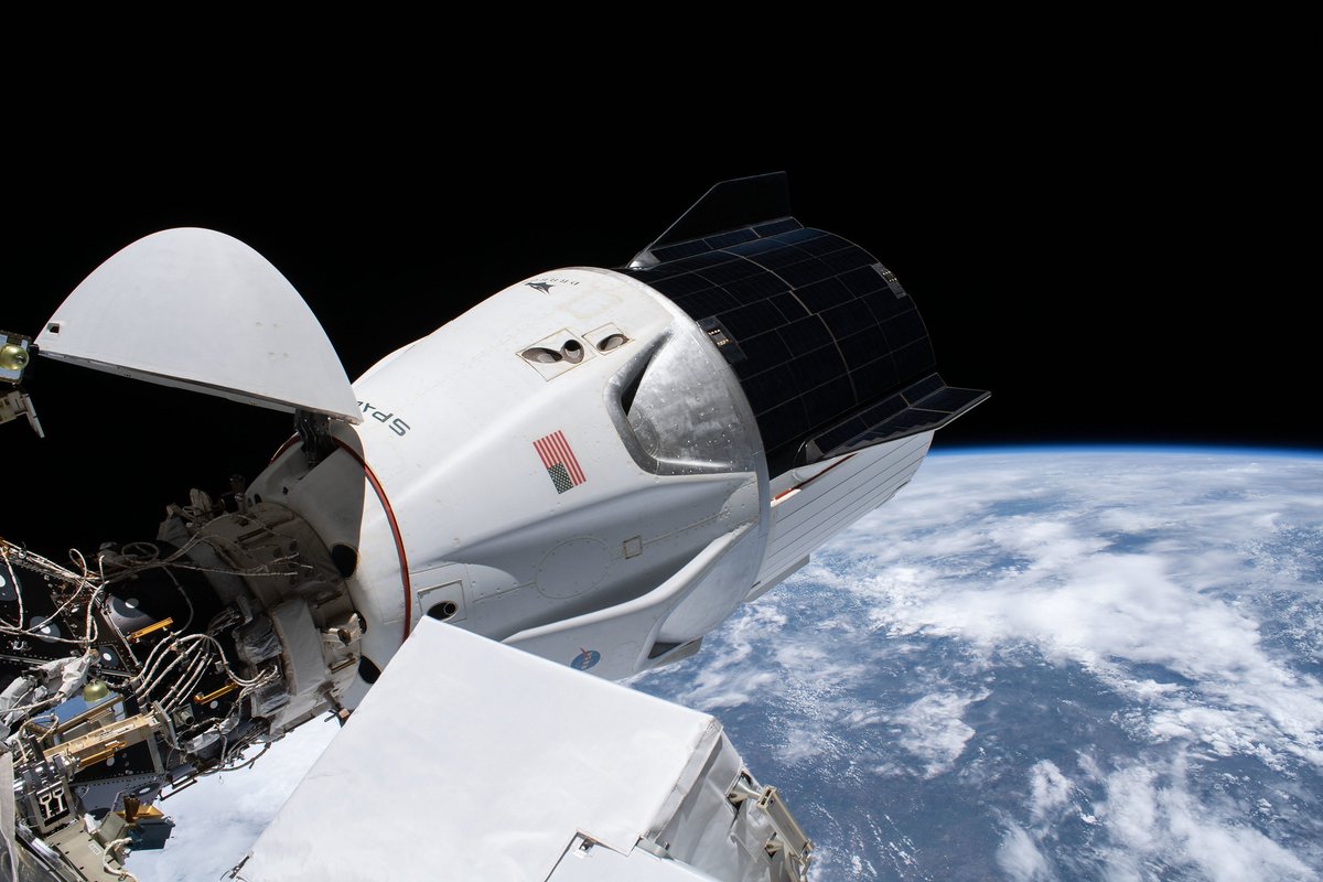 The SpaceX Crew Dragon docked to the Harmony module's forward international docking adapter. 

The International Space Station was orbiting 264 miles above southern Brazil when this photograph was taken!

(Credit: NASA Johnson) https://t.co/u5KiLmGwg8