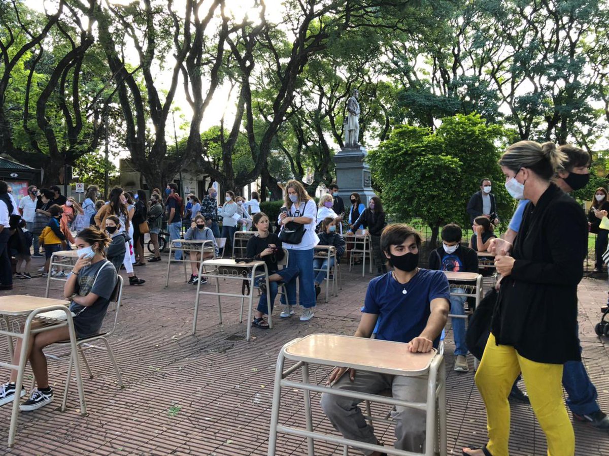 CLASE ABIERTA EN SAN ISIDRO

Estamos #JuntosPorLaEducacion para que #VolvamosALaEscuela 📖