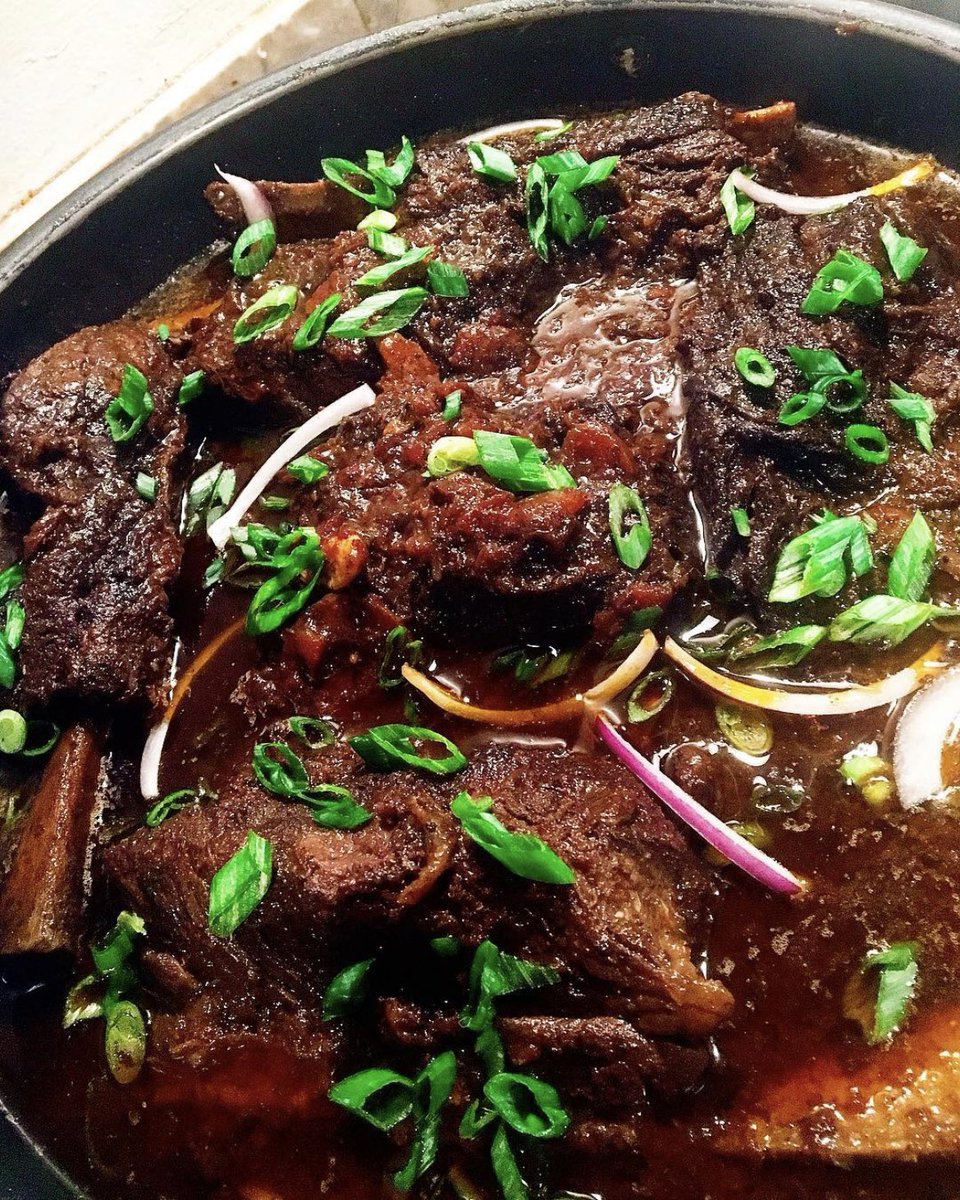 ChefZigga's tweet photo. Braised Short Ribs😋 Perfect for the cold weather! #ChefZ #shortribs #comfortfood https://t.co/wJGBKksEVF