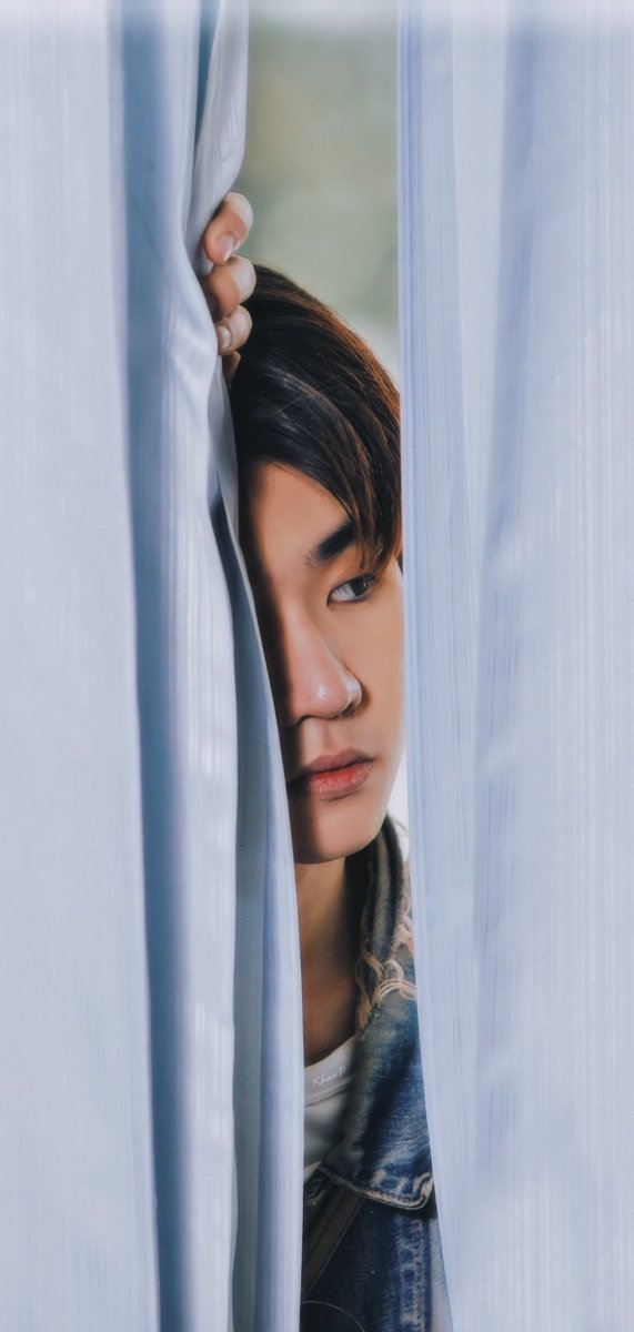 KhunP_photo's tweet photo. แอบมองแบบนี้ แอบชอบเราใช่ป่ะ!! 🤨

Cr. @.TellTheWorldILU (edit)
#KDPPE 
#PerthTanapon https://t.co/pG0MX5Y7q4