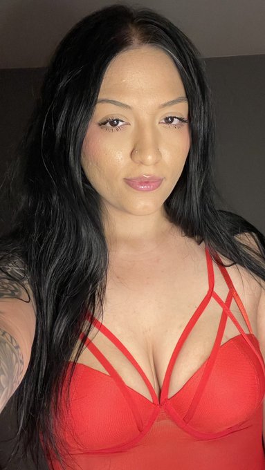 Beezy’s pics and videos