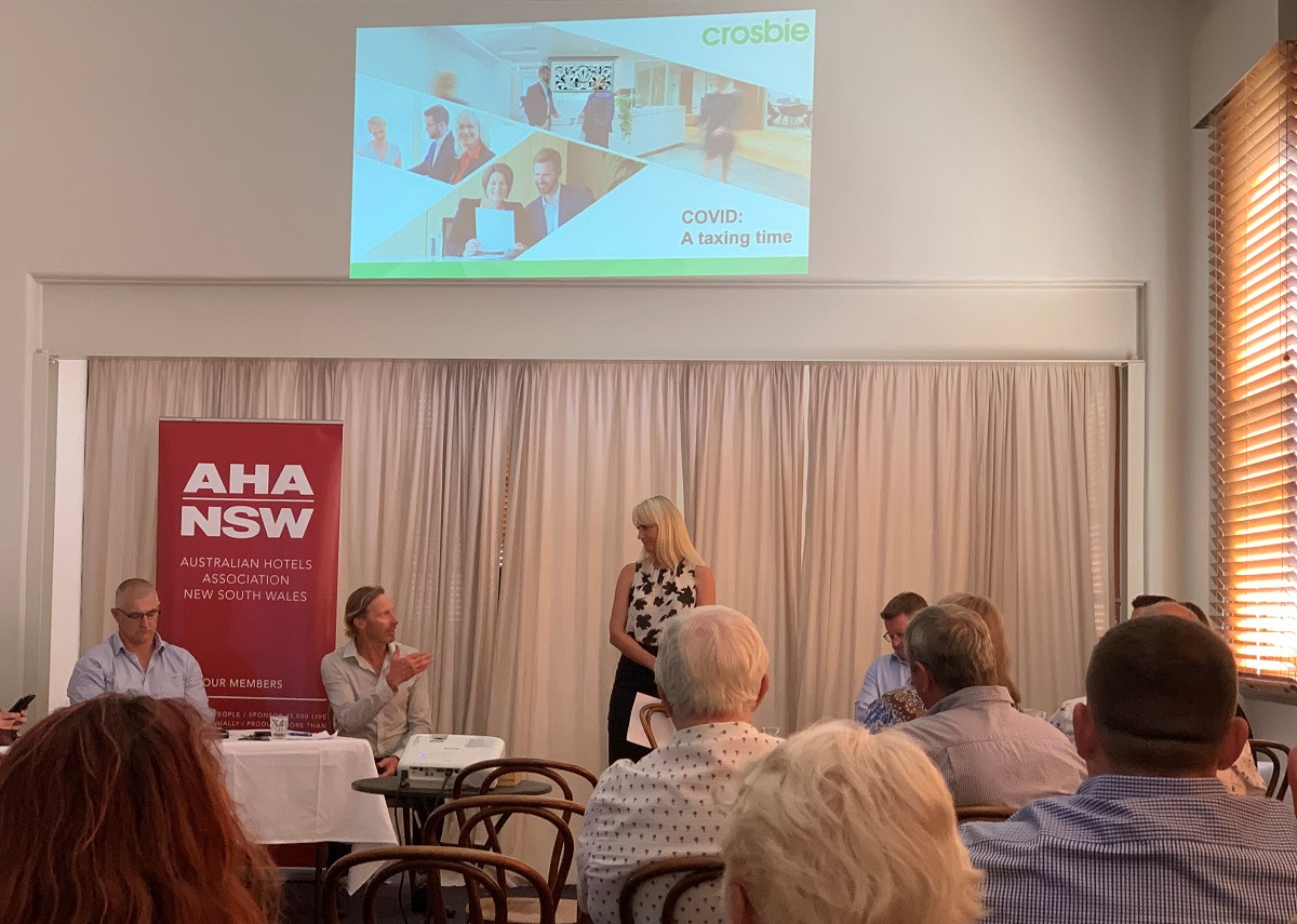 PitcherNH's tweet image. 𝙺𝚎𝚎𝚙𝚒𝚗𝚐 𝚋𝚞𝚜𝚒𝚗𝚎𝚜𝚜𝚎𝚜 𝚞𝚙 𝚝𝚘 𝚍𝚊𝚝𝚎 𝚒𝚜 𝚒𝚖𝚙𝚘𝚛𝚝𝚊𝚗𝚝. 
Renae Korsman recently presented at the local Australian Hotels Association - Newcastle Hunter  AGM, keeping them up to date on everything COVID and #tax related.