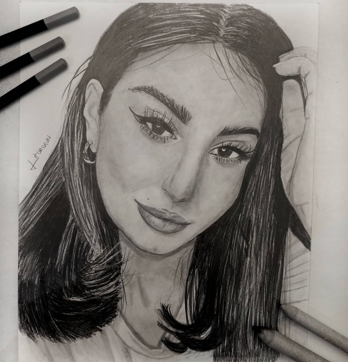 borlakun's tweet photo. I made a portrait of my sister for Christmas, it was a beautiful detail ❄❄ https://t.co/gsZq83ns2h