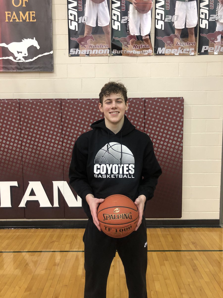 stangbball's tweet image. Congratulations to @KeatonKutcher for breaking the Mount Vernon all time scoring record tonight!