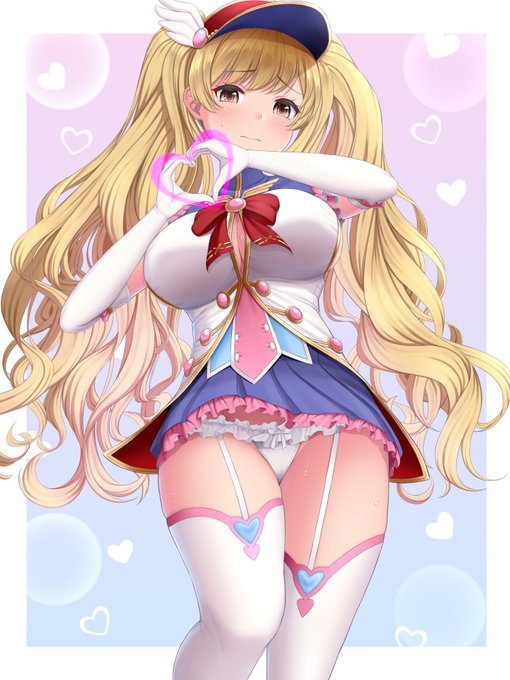 とりあえず、お嬢さんというような歳ではない方のラブリーモニカ再掲しておきます 