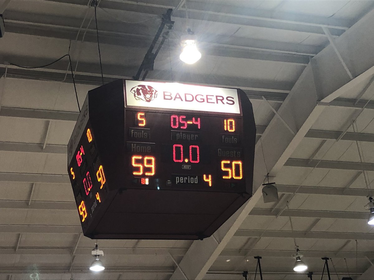 SuptChrisNail's tweet photo. That is three in a row for @Badgerballbkb! Good win tonight over Jacksonville. #BPRD https://t.co/BJw5YnOwbX