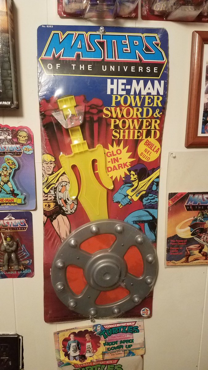 AddictedHe's tweet photo. @Freebyrd316 @HeManFan1 @NicoMartelle @stradlemonkey @Sinjun45 @Gillster37 @therealwallbie @AliciaMarieBODY @Mark_Lapping @RealTarx9 @BrokenBridgeGXB @lizhobbs1974 @MOTUdrawing @Brooksidefilms @Smax140Adams @CaptainBacon61 @cimerians @MichaelOdomArt @jfdm76 @Wheeljack83 @deanetts @MattPoisso @SeitaYokokawa @kevhulk73 @BattleRamBlog @BrianCBaer @tylerSLAM @DCComics @Mattel @MastersOfficial @KimberlandArt @WickedCoolToys @pepsi @NECA_TOYS @HulkHogan @Konami @Metallica @OutbackSteakAus Happy #MOTUesday to all my MOTU loving brothers and sisters. Here's some of my favorite items in my He-Man cave.🤘 #HG #PowerSword #PowerShield #Colorforms #ShrinkyDinks #ToothpasteTopper #HeMan #MOTU #AddictedToMOTU #GreatestToysEverMade #GreatestFranchiseInTheUniverse https://t.co/X86zRWawTK