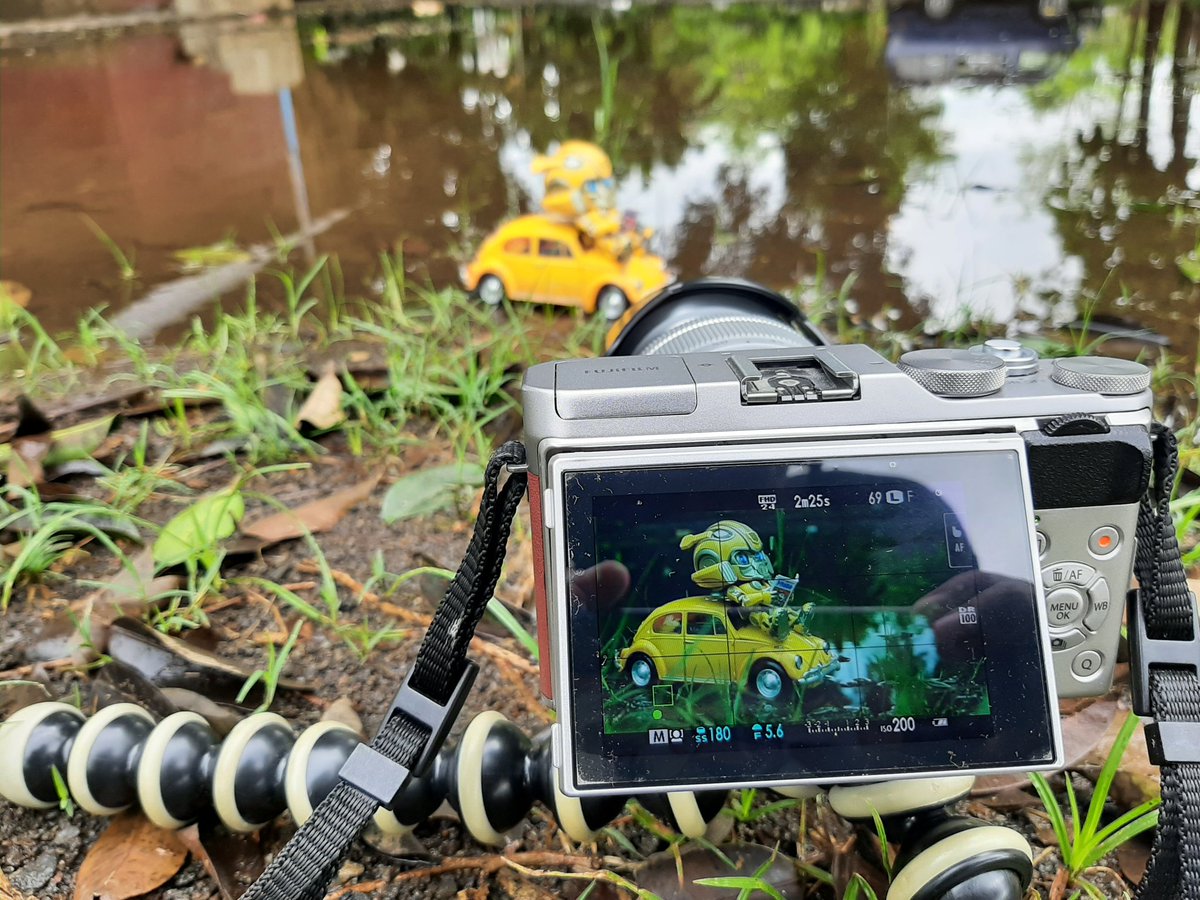 BawangBombaii's tweet photo. santuy baca doraemon.
#bawangduwedulinan
#ねんどろいど
#グッドスマイル・カンパニー
#nendoroid #goodsmilecompany #myfirstnendoroid #nendography #bumblebee #transformers https://t.co/c2xpG4yEFn