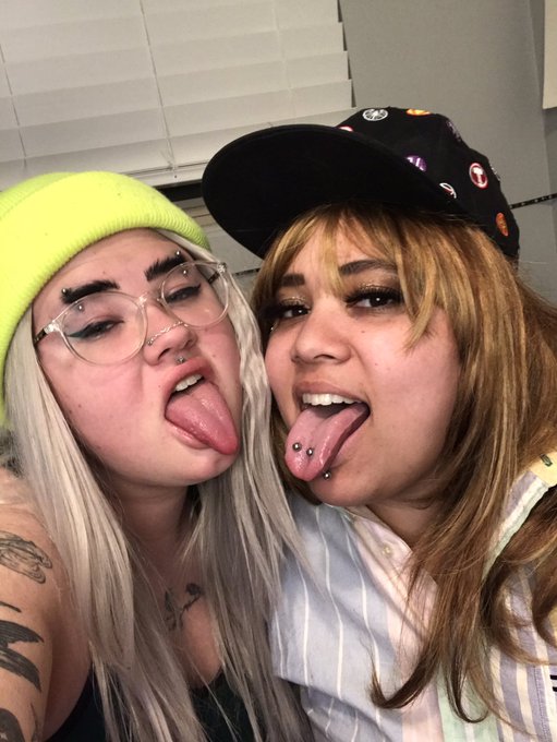 Sometimes we do drag outside of drag context... 😂 What do you pull when you&rsquo;re &ldquo;too butch&rdquo; for cam sites<a href="/tag/chubby"class="tags"><span>#chubby</span></a><a href="/tag/trans"class="tags"><span>#trans</span></a>