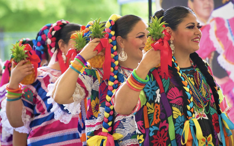 FernandoZapari's tweet photo. FIESTA FORT WAYNE 
SABADO 14 DE AGOSTO, 2021 / AUGUST 14, 2021
HEADWATERS PARK #share #Comparte https://t.co/VmmRGapdMt