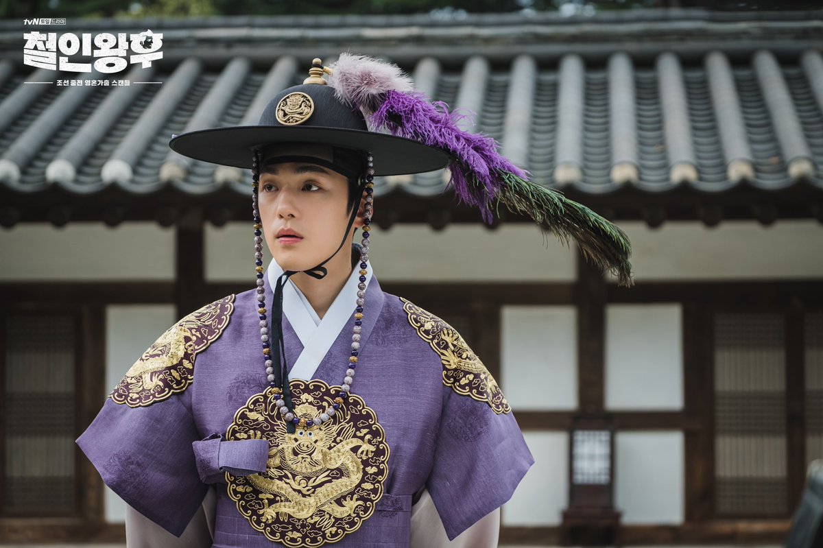 JaelMQC0121's tweet photo. He’s so handsome! 😍😭

#MrQueen #KimJungHyun https://t.co/e3H57QhiJ7