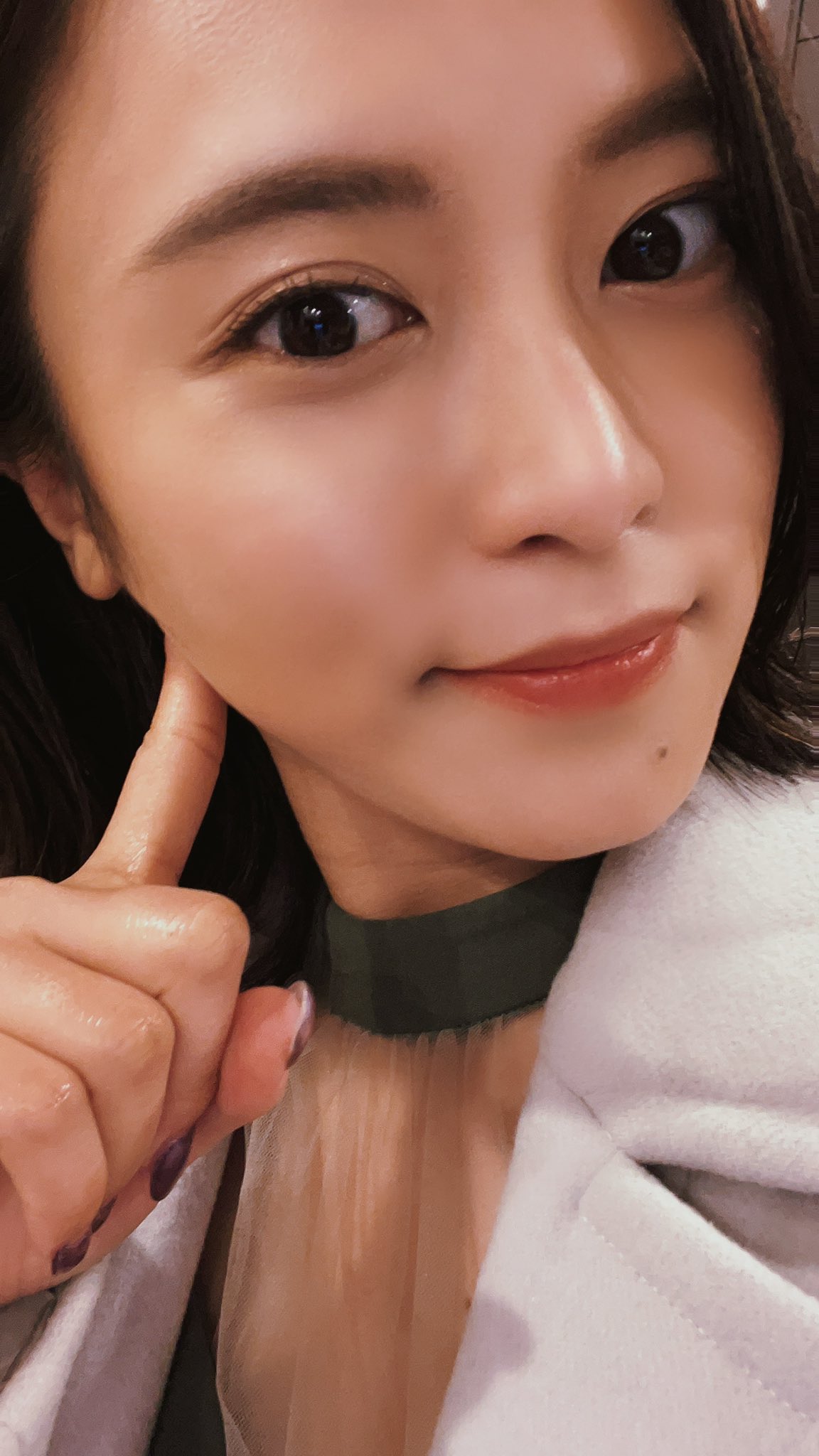 小島瑠璃子 にきびが治らないので アイラインで一時的にホクロ化